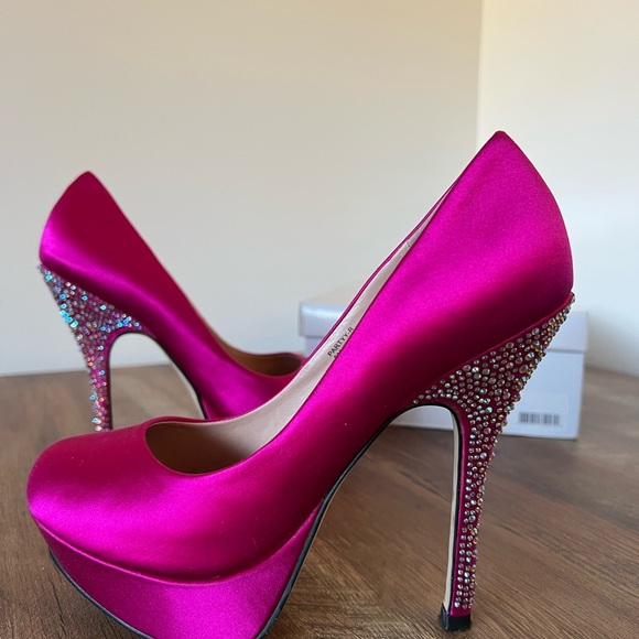 Steve Madden Fuschia Rhinestone Heeled Platform Pumps - Picture 9 of 14